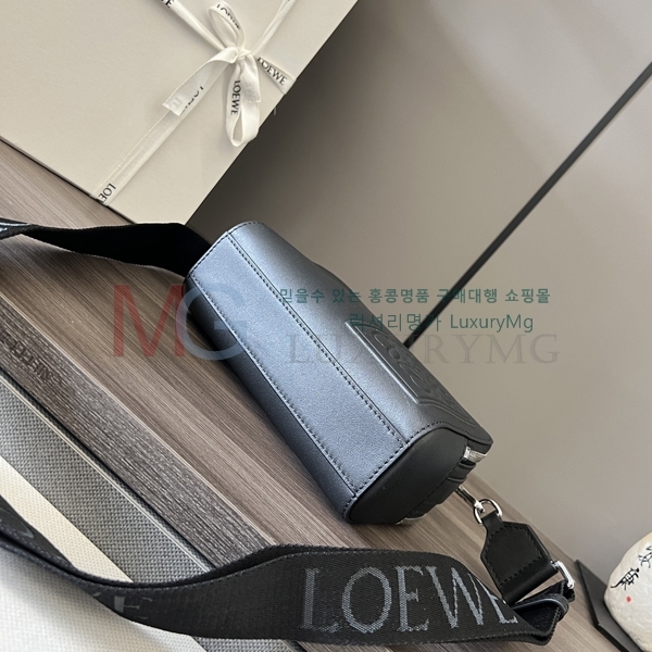 �ο��� �̴� ī�޶� ũ�ν��� 062399-5