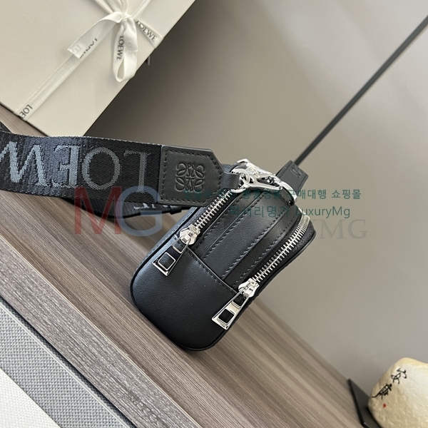 �ο��� �̴� ī�޶� ũ�ν��� 062399-5