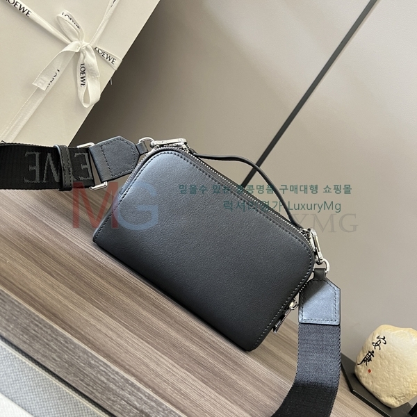 �ο��� �̴� ī�޶� ũ�ν��� 062399-5