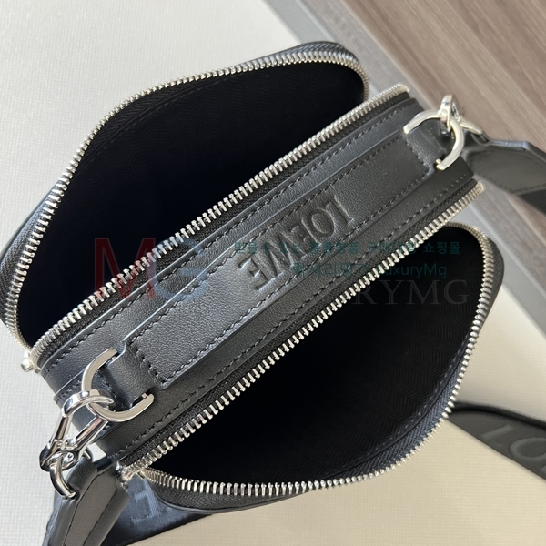 �ο��� �̴� ī�޶� ũ�ν��� 062399-5