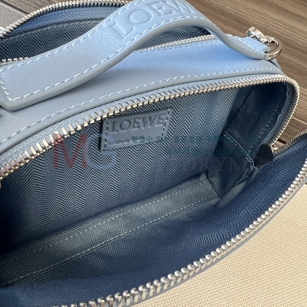�ο��� �̴� ī�޶� ũ�ν��� 062399-6