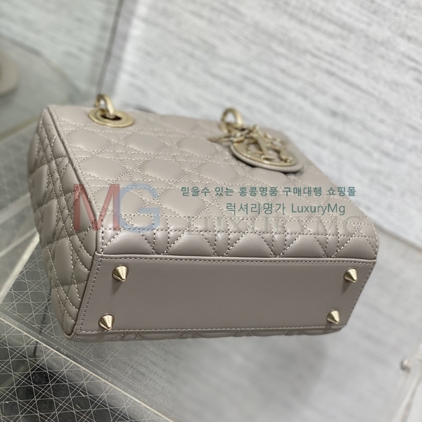 ��� ���� ���̵�� M522110-8