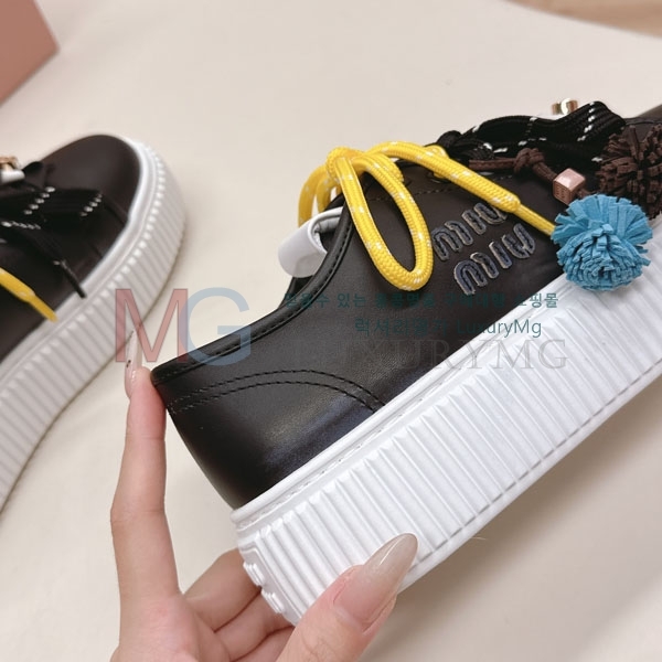 ���� �̿�̿� ����Ŀ�� MIU611122-4
