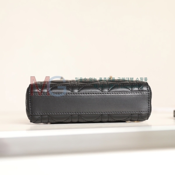 ��� ���̵� �� ���̹� �̴� M66750-103