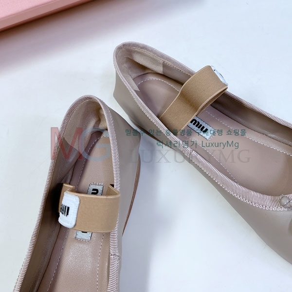 ���� �̿�̿� �÷����� 1MIU61778-4