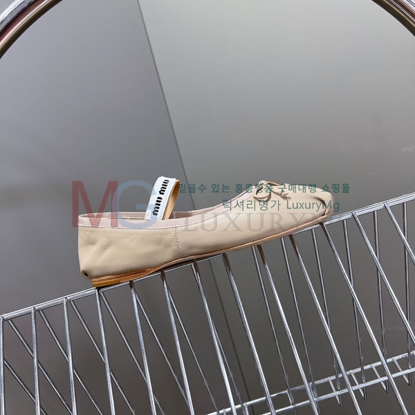 ���� �̿�̿� �÷����� 1MIU61778-4