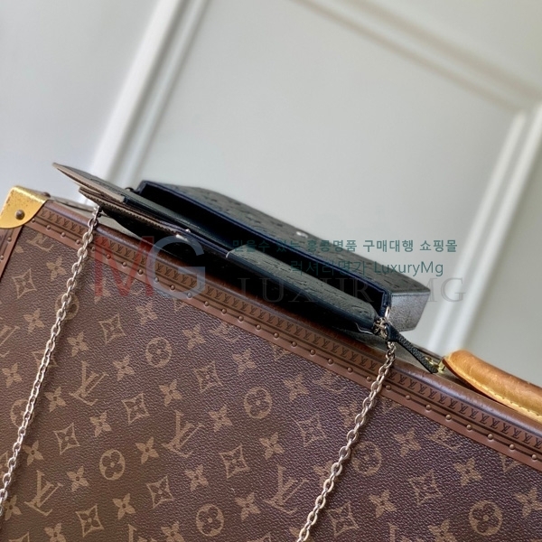 ���̺��� ����Ʈ ũ�ν���  M27048-1