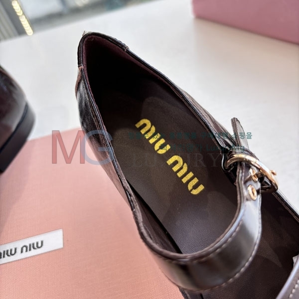 ���� �̿�̿� �÷����� MIU00651-1