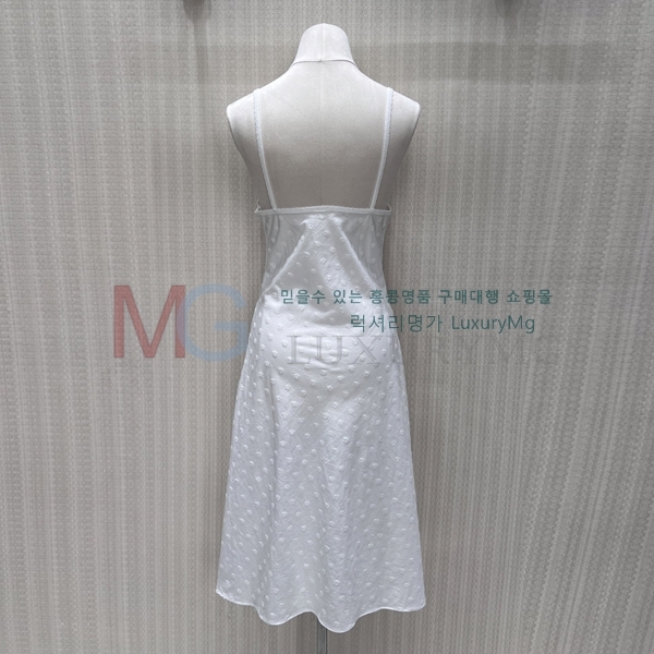 ���� �̿�̿� ���ǽ� MIU4356435-9