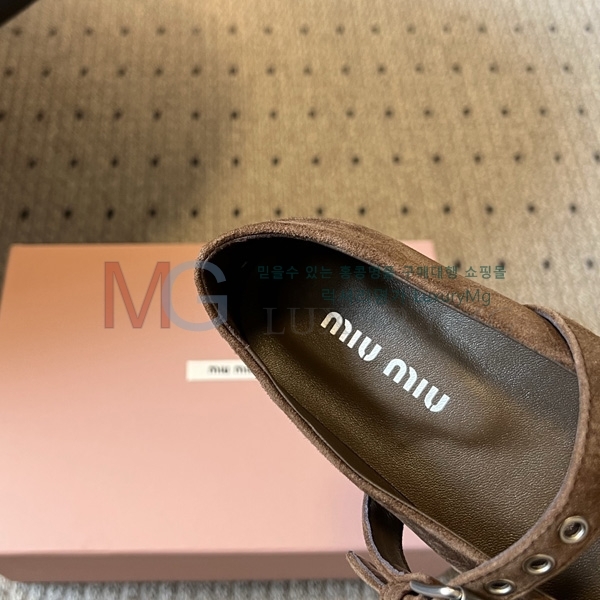 ���� �̿�̿� �÷����� MIU00652-2