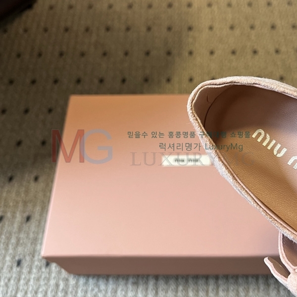 ���� �̿�̿� �÷����� MIU00652-2